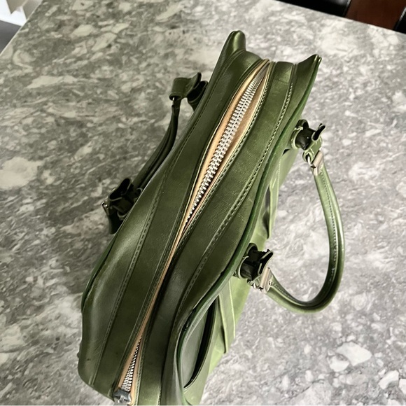 Rich green vintage weekender bag— so cool! - Picture 7 of 13